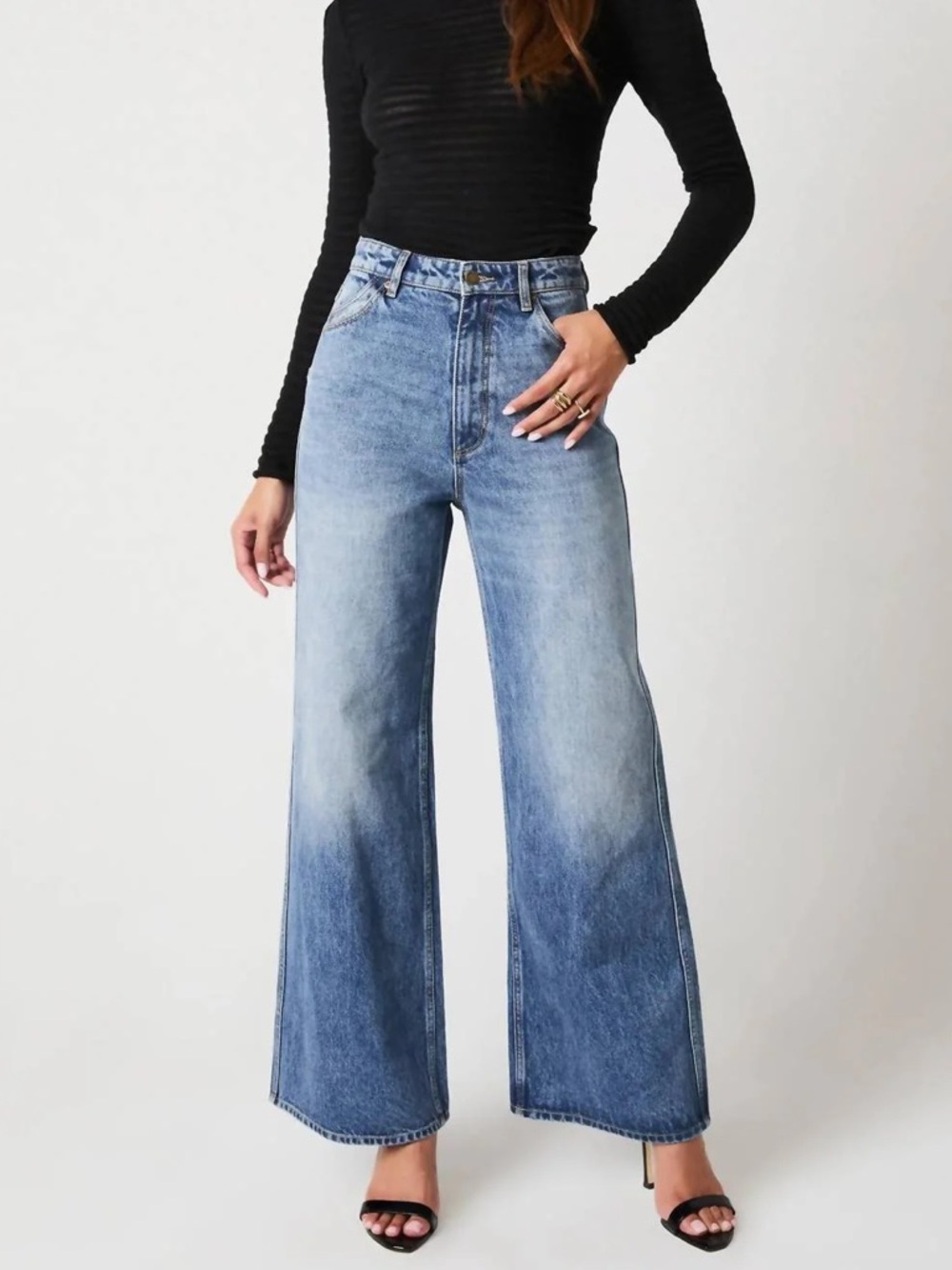 NWT Rolla’s Studio Flare Jean size 29